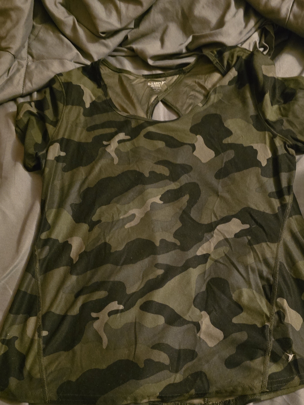 Old Navy Green Camo Short Sleeve Top with Keyhole